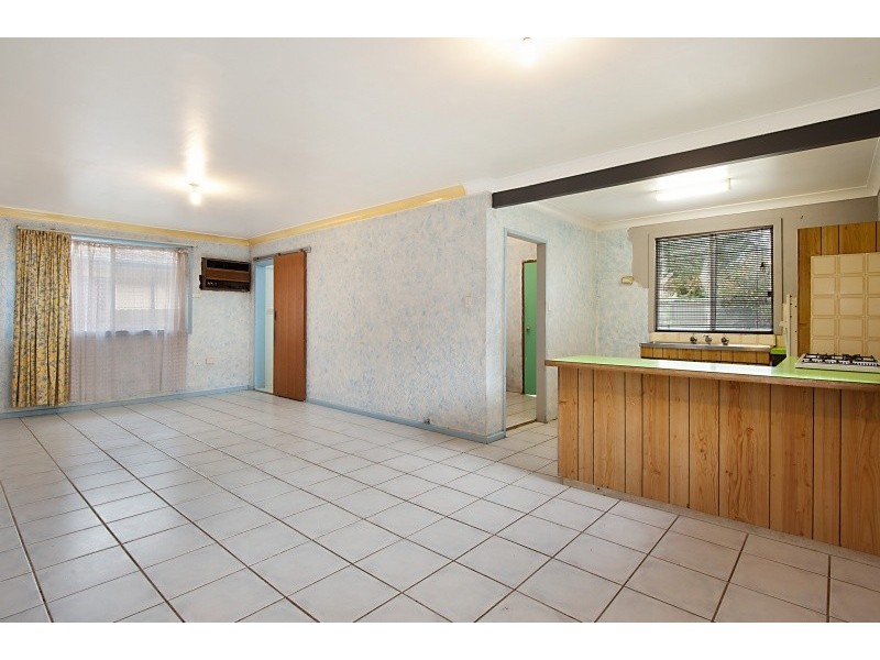 1 Kareelah Avenue, Berkeley Vale NSW 2261