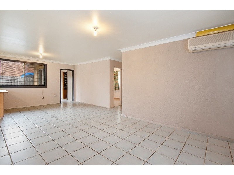 1 Kareelah Avenue, Berkeley Vale NSW 2261