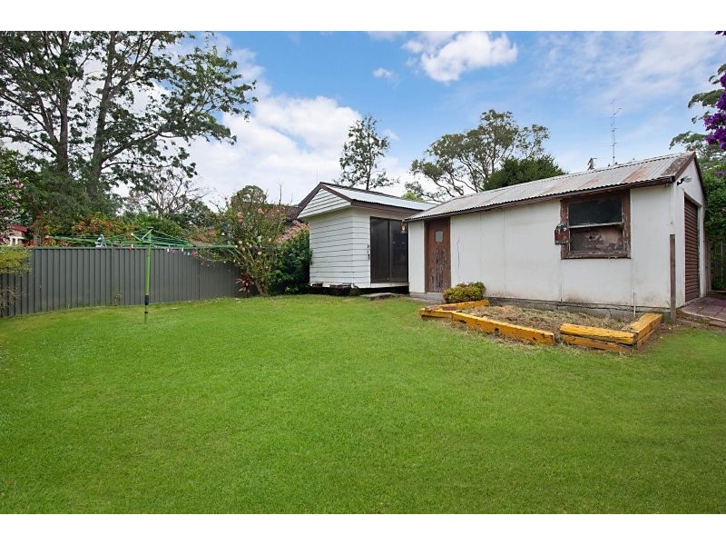 1 Kareelah Avenue, Berkeley Vale NSW 2261