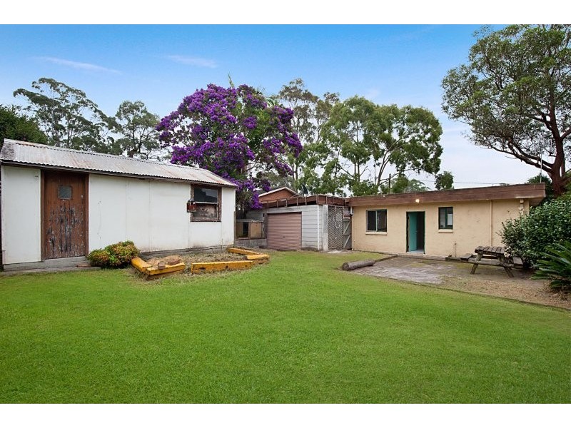1 Kareelah Avenue, Berkeley Vale NSW 2261