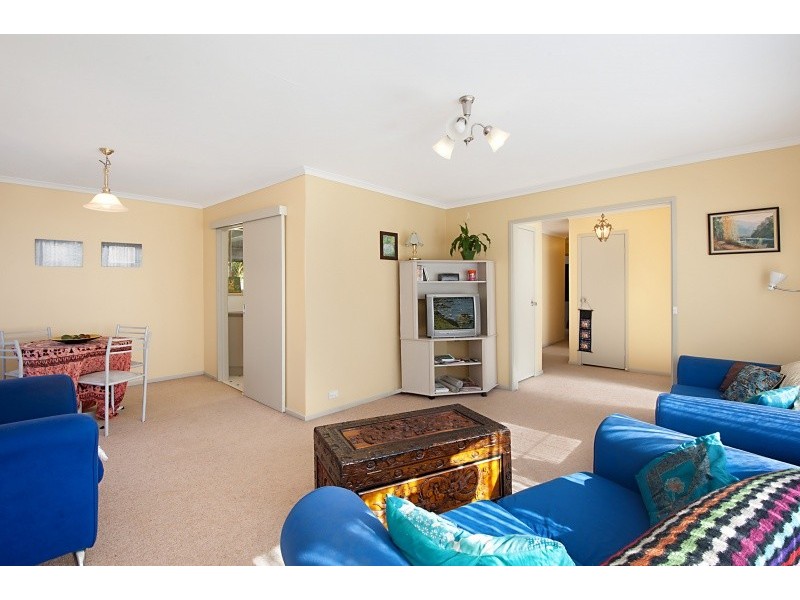 18 Hazel Close, Berkeley Vale NSW 2261