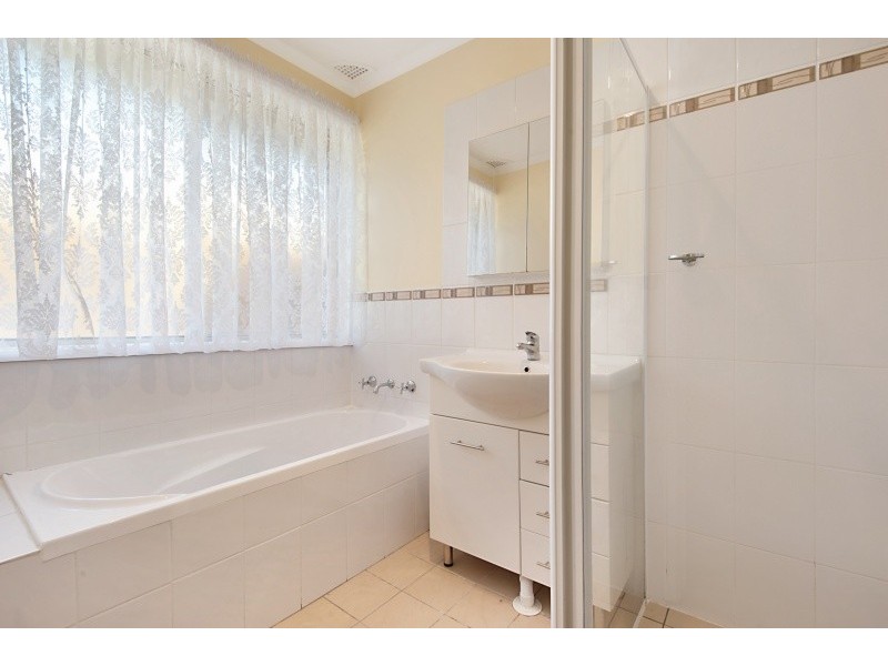 18 Hazel Close, Berkeley Vale NSW 2261