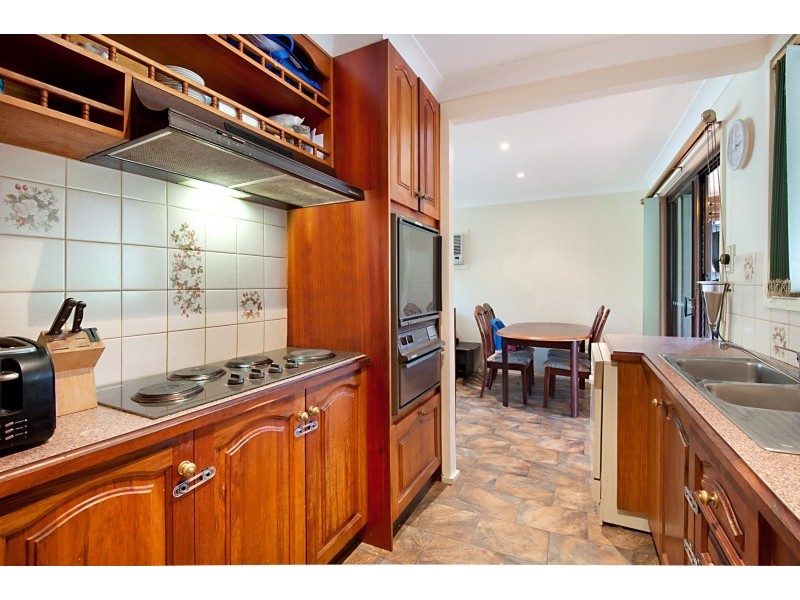 77 Platypus Road, Berkeley Vale NSW 2261