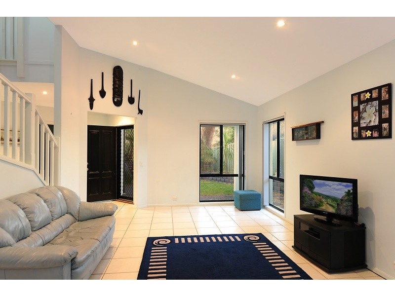 2 Gladys Avenue, Berkeley Vale NSW 2261