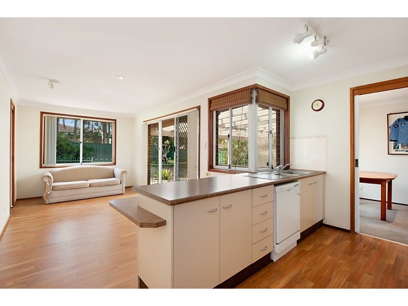 32 Sir Joseph Banks Dr, Bateau Bay NSW 2261