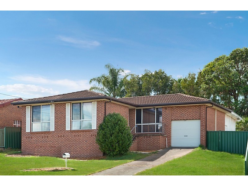 32 Sir Joseph Banks Dr, Bateau Bay NSW 2261