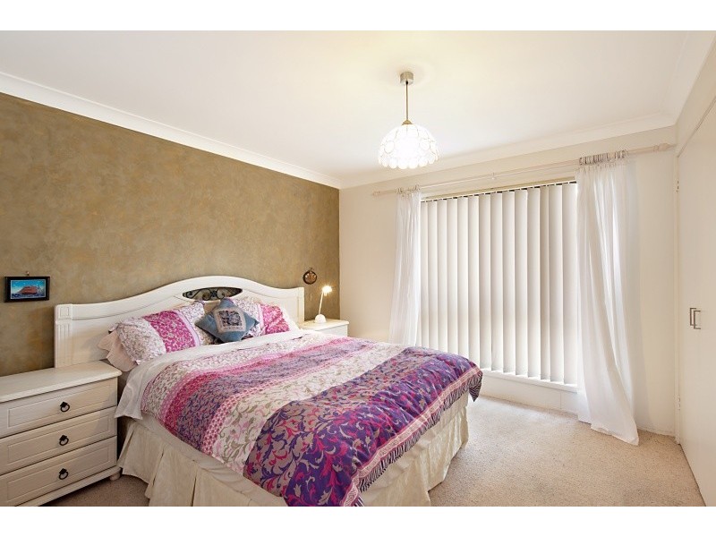 1 Shakespeare Avenue, Bateau Bay NSW 2261