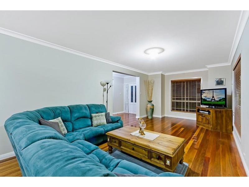 34 Alexander Avenue, Bateau Bay NSW 2261