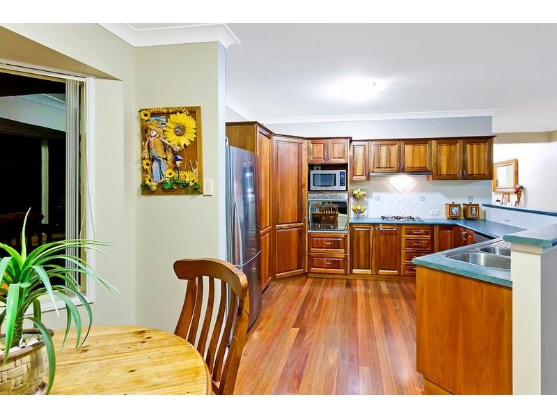 34 Alexander Avenue, Bateau Bay NSW 2261