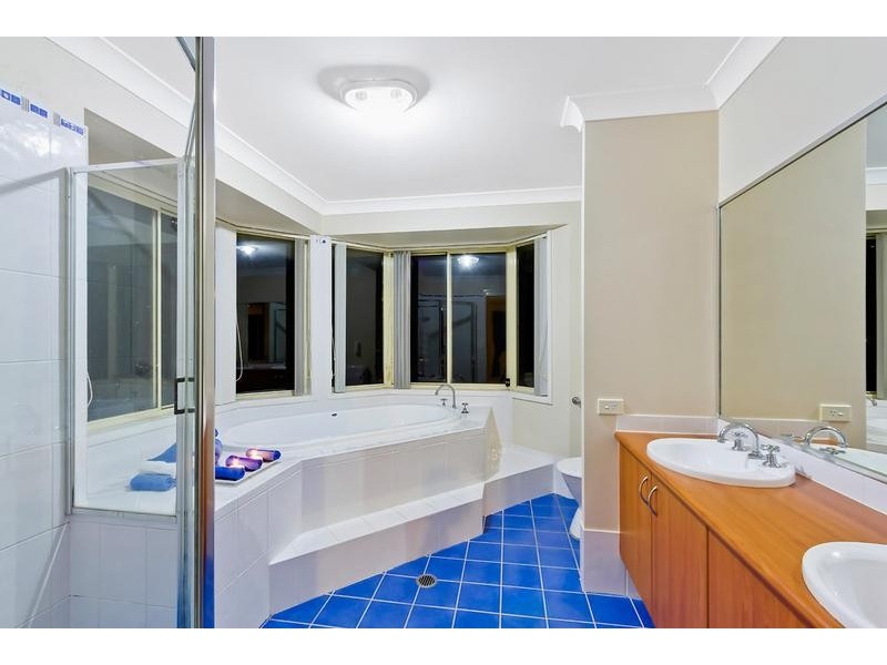 34 Alexander Avenue, Bateau Bay NSW 2261