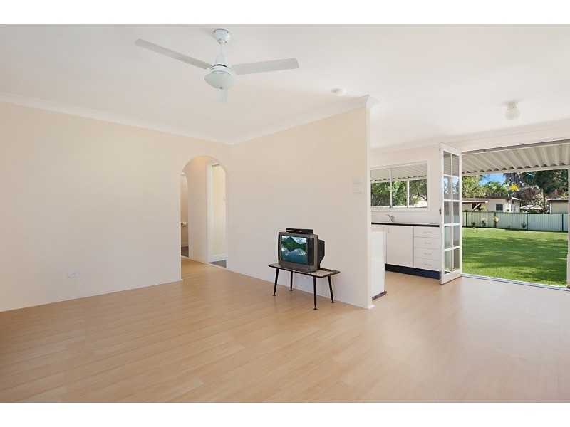 5 Kurraba Parade, Berkeley Vale NSW 2261