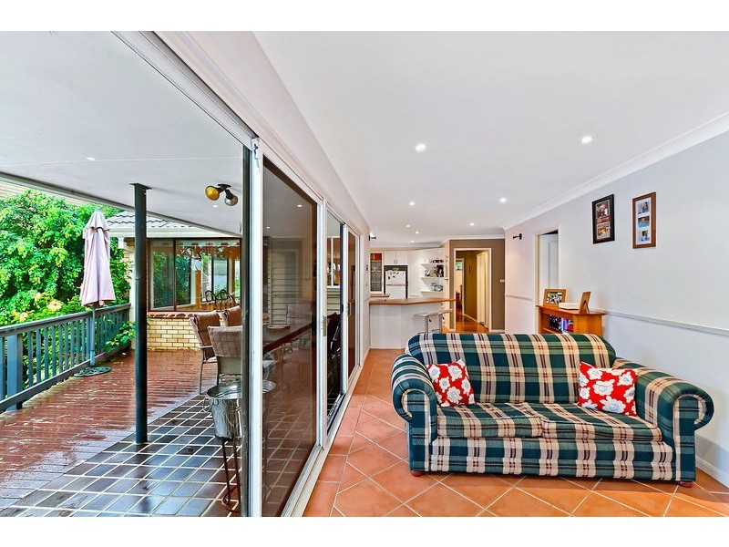 6 Pasadena Ave, Bateau Bay NSW 2261