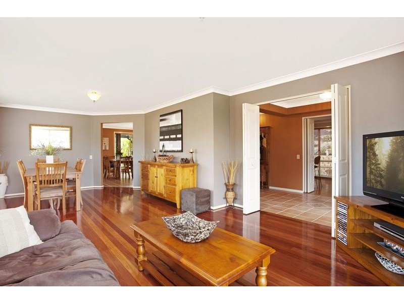 2 Palm Cl, Glenning Valley NSW 2261