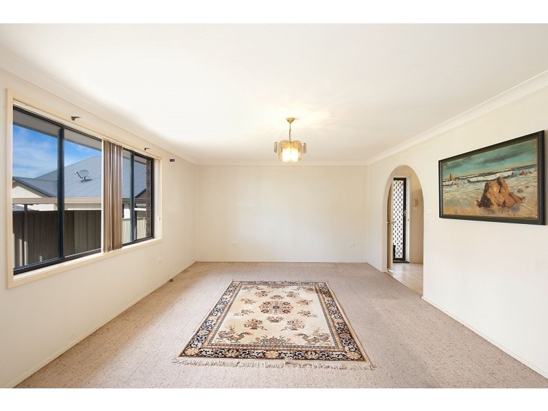 8 East Street, Killarney Vale NSW 2261