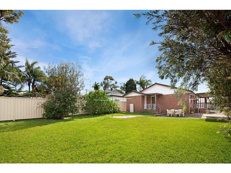 8 East Street, Killarney Vale NSW 2261