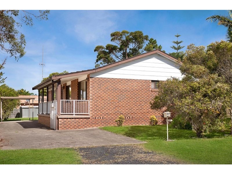 8 East Street, Killarney Vale NSW 2261