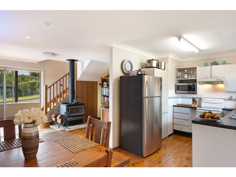 16 Kimpton Place, Wyoming NSW 2250