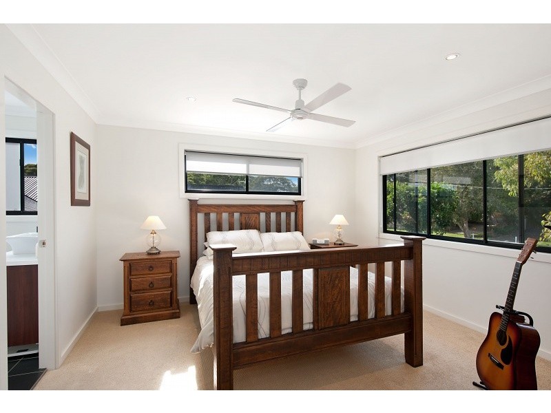 105 Lakin St, Bateau Bay NSW 2261