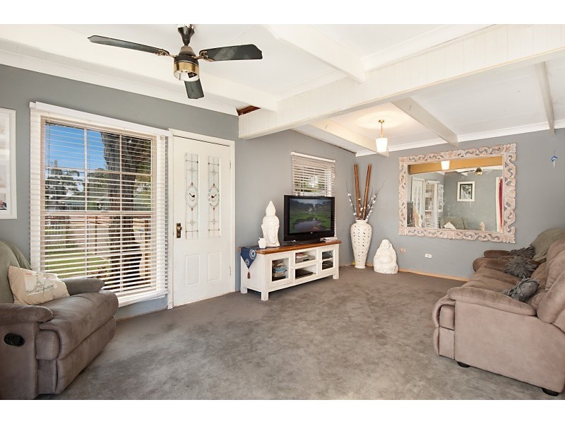 38 Laguna Parade, Berkeley Vale NSW 2261