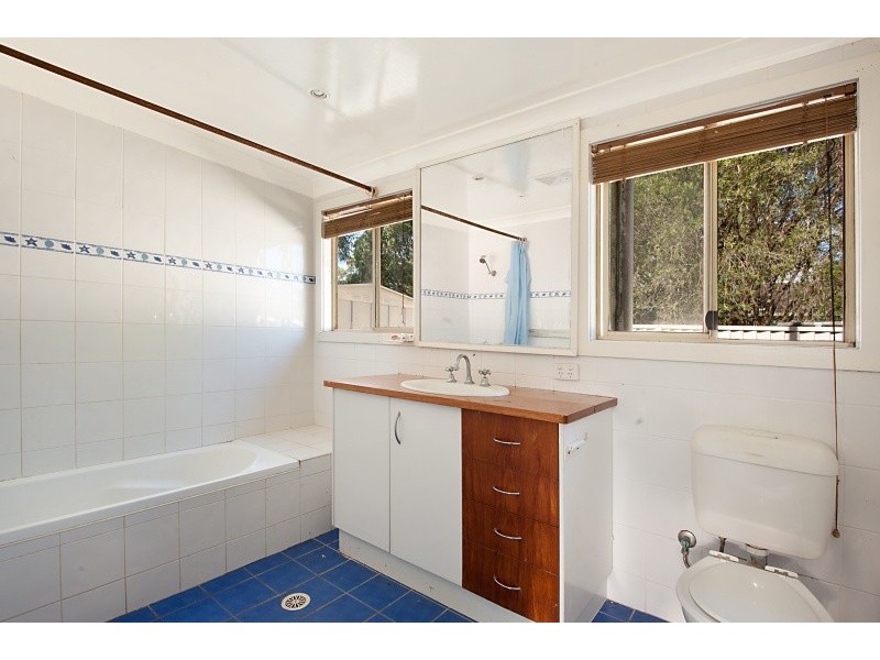 38 Laguna Parade, Berkeley Vale NSW 2261