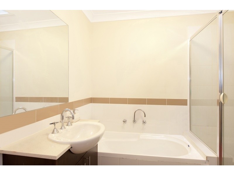 4/5 Zelman Cl, Watanobbi NSW 2259