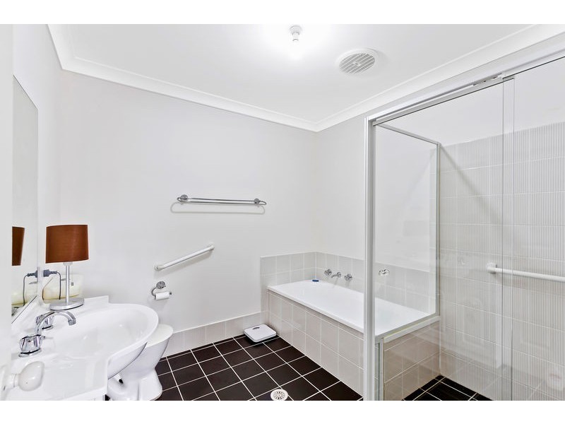 1/1 Aurora Place, Bateau Bay NSW 2261