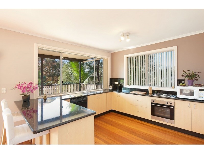 27 Roger Crescent, Berkeley Vale NSW 2261