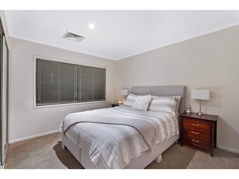 11 Blenheim Avenue, Berkeley Vale NSW 2261