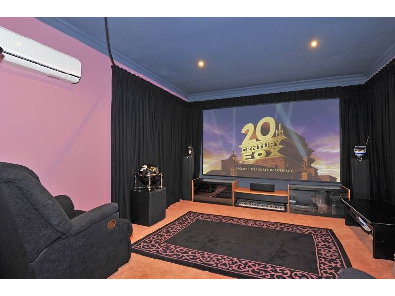 27 Sanctuary Pl, Bateau Bay NSW 2261