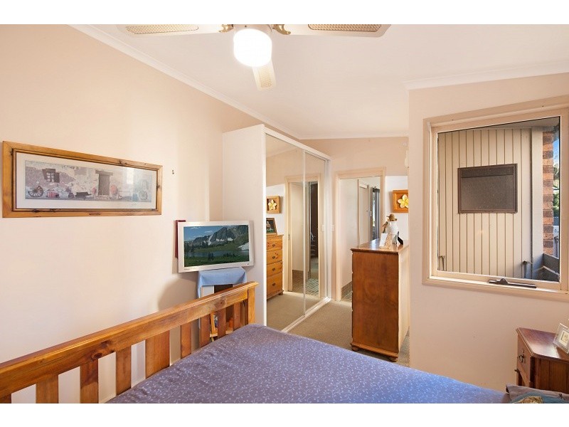 353 Lakedge Ave, Berkeley Vale NSW 2261