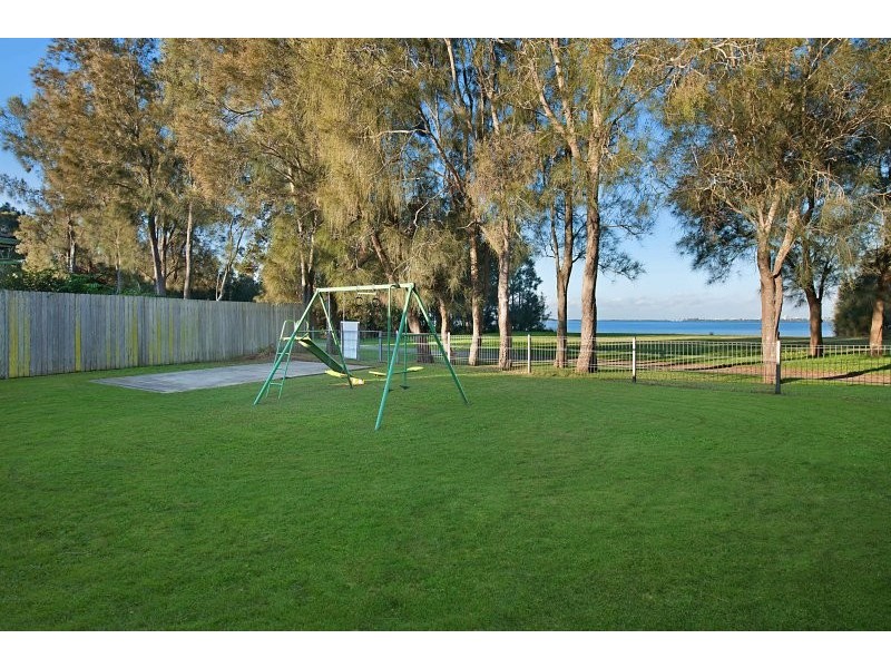 353 Lakedge Ave, Berkeley Vale NSW 2261