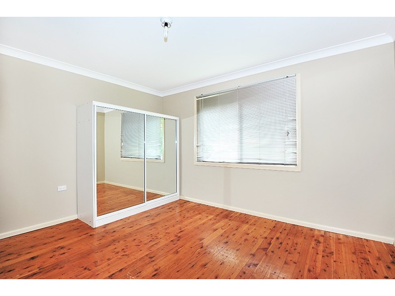 82 Lakedge Avenue, Berkeley Vale NSW 2261