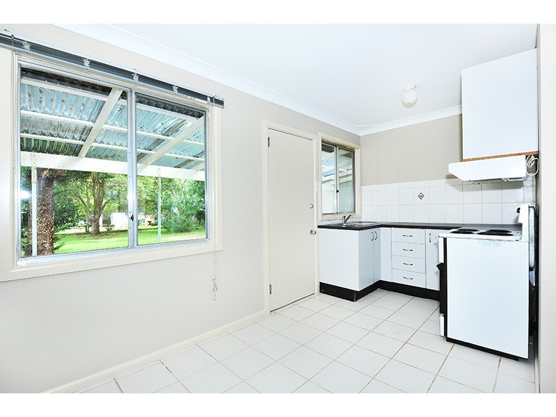 82 Lakedge Avenue, Berkeley Vale NSW 2261