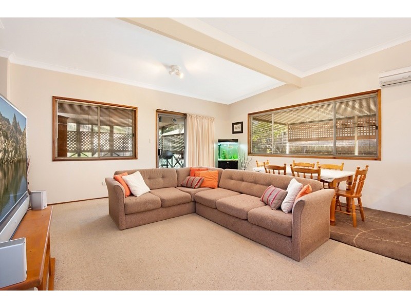 42 Kurraba Parade, Berkeley Vale NSW 2261