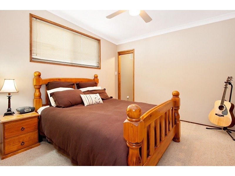 42 Kurraba Parade, Berkeley Vale NSW 2261