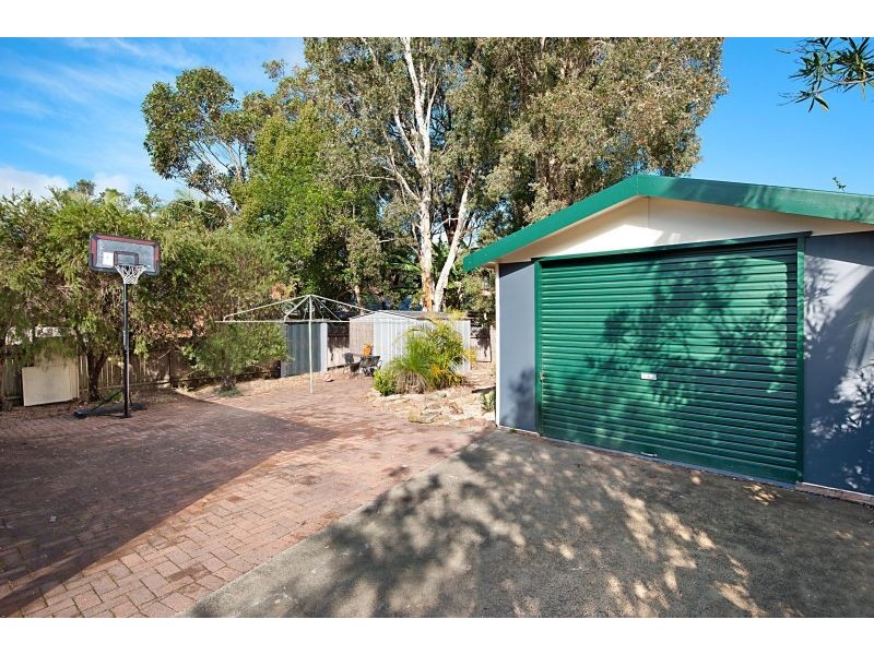 42 Kurraba Parade, Berkeley Vale NSW 2261