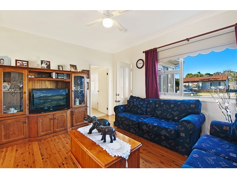 27 Buckingham Road, Berkeley Vale NSW 2261