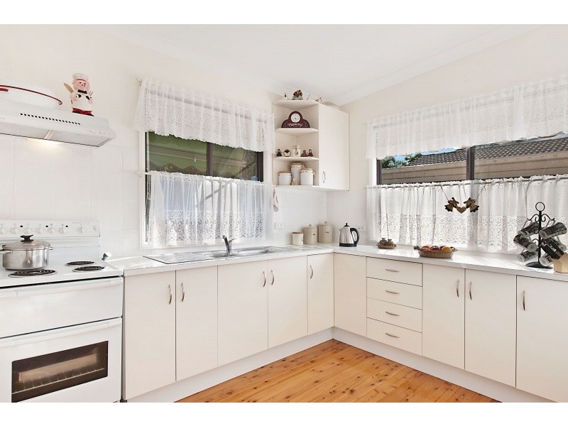 27 Buckingham Road, Berkeley Vale NSW 2261