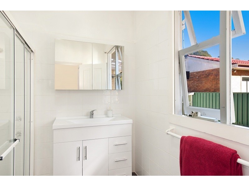27 Buckingham Road, Berkeley Vale NSW 2261
