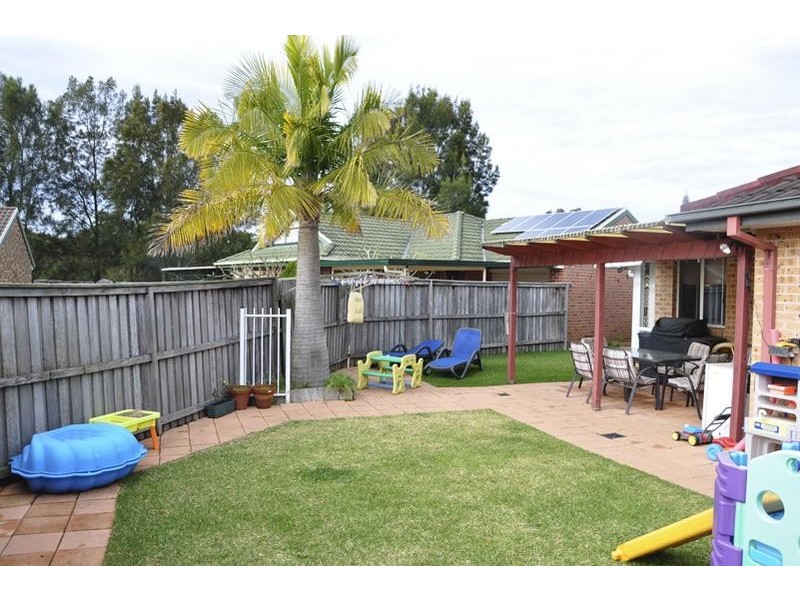 17 Castlereagh Crescent, Bateau Bay NSW 2261