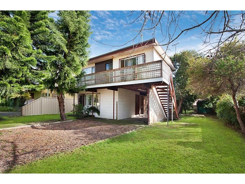 31 St James Ave, Berkeley Vale NSW 2261
