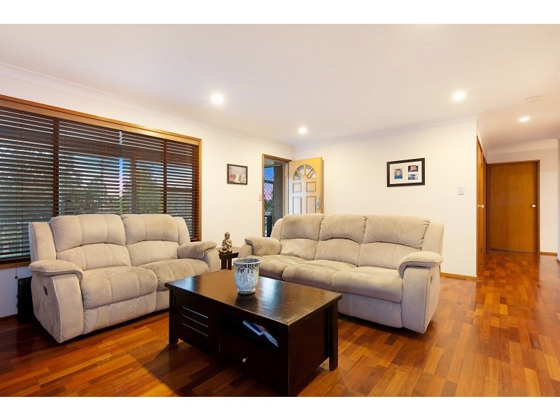 74 Henry Parkes Drive, Berkeley Vale NSW 2261