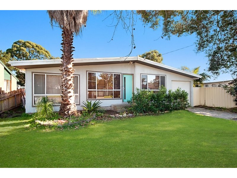 14 Fran Avenue, Berkeley Vale NSW 2261