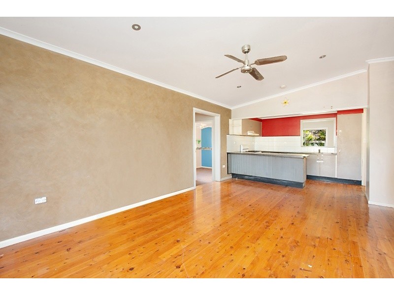 14 Fran Avenue, Berkeley Vale NSW 2261