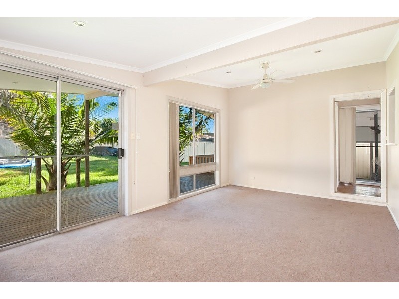 14 Fran Avenue, Berkeley Vale NSW 2261