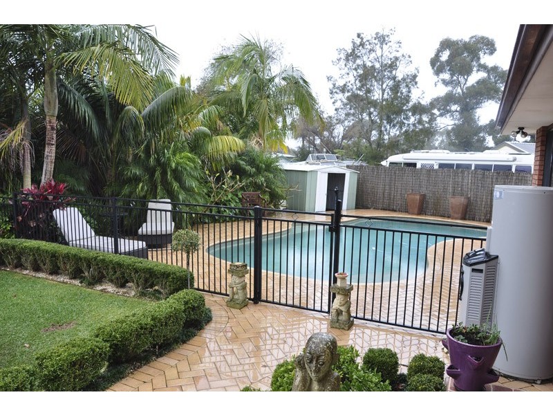 23 Clare Crescent, Berkeley Vale NSW 2261