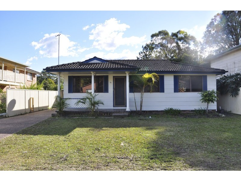 22 Lakedge Avenue, Berkeley Vale NSW 2261