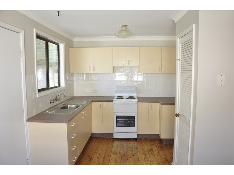 22 Lakedge Avenue, Berkeley Vale NSW 2261