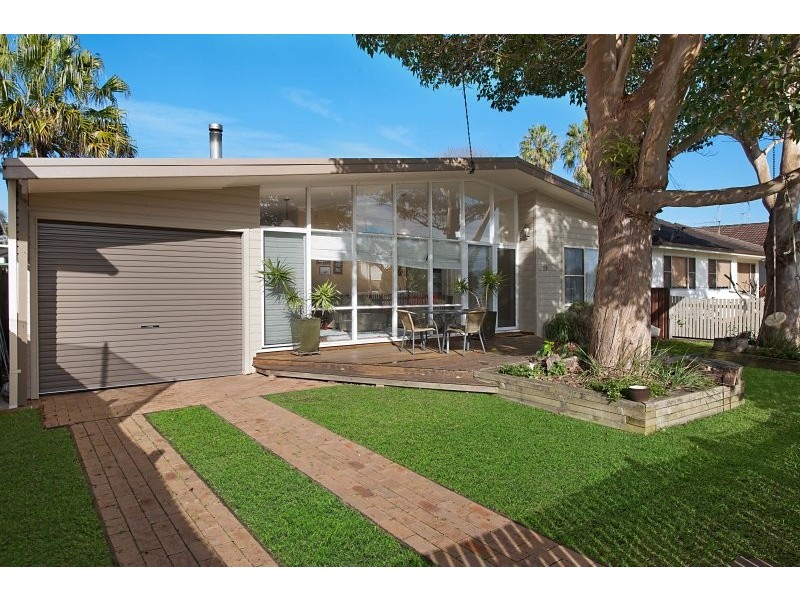 19 Bloomfield St, Long Jetty NSW 2261