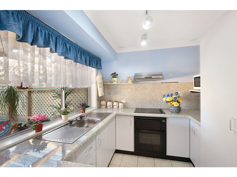 27 Gwydir Street, Bateau Bay NSW 2261